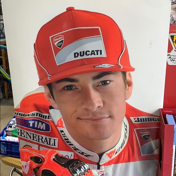 Ducati hat from 2012 model GP at Laguna Seca - Picture 6 of 8